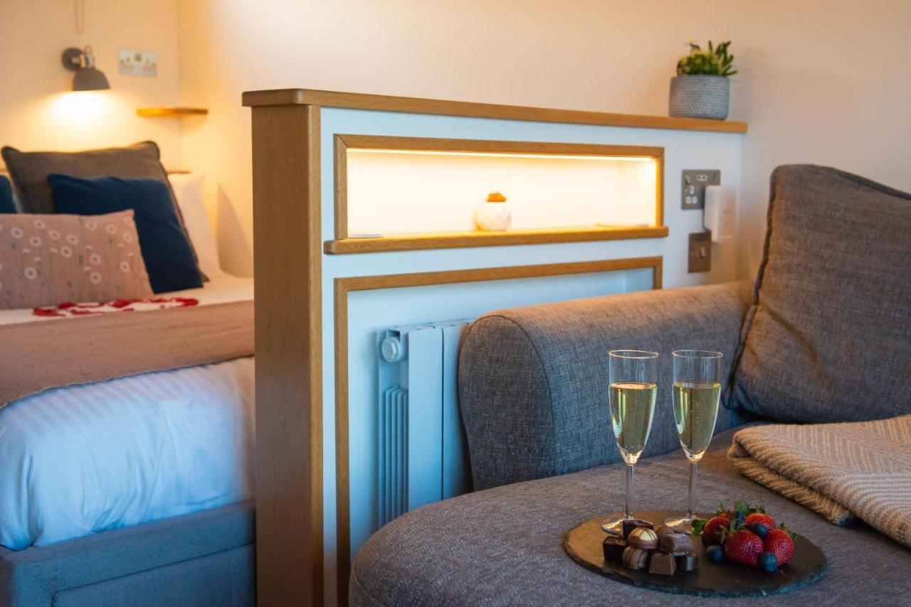Bonnie Barns - Adults Only Luxury Lodges With Hot Tubs Лусс Экстерьер фото